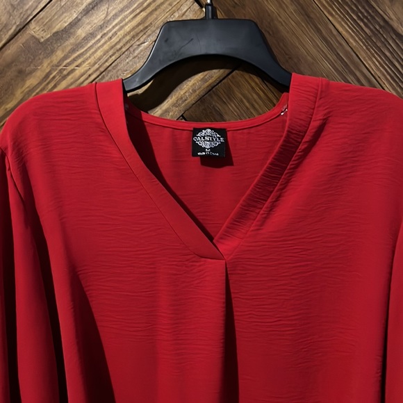 Cute Calstyle blouse❤️Size M. Color: Red - Picture 3 of 7